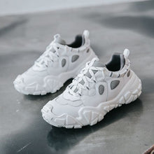Load image into Gallery viewer, Women's Retro Comfortable Sneaker Shoes - Abershoes