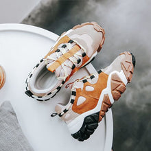 Load image into Gallery viewer, Women's Retro Comfortable Sneaker Shoes - Abershoes
